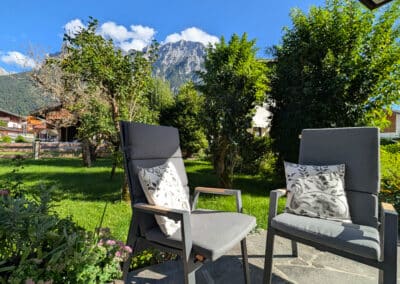 Sonnenterrasse mit Karwendelblick